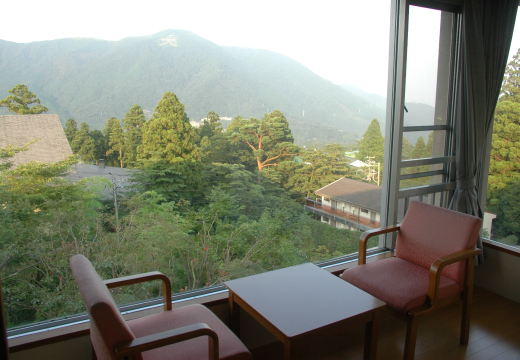 強羅の自然に癒される雅趣に富んだ寛ぎ空間