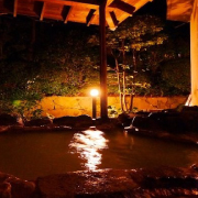 貸し切り露天風呂でプライベート時間を満喫